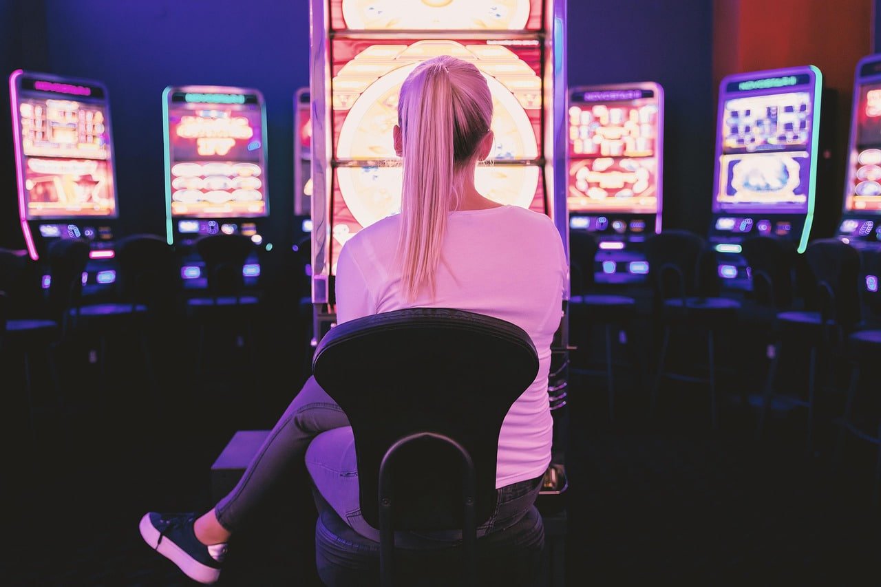 rich9 Philippines online gaming platform hero banner showing sports and casino games